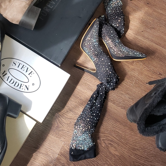 Multiple shoes - Picture 2 of 8